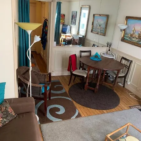 Chez Lea Apartment